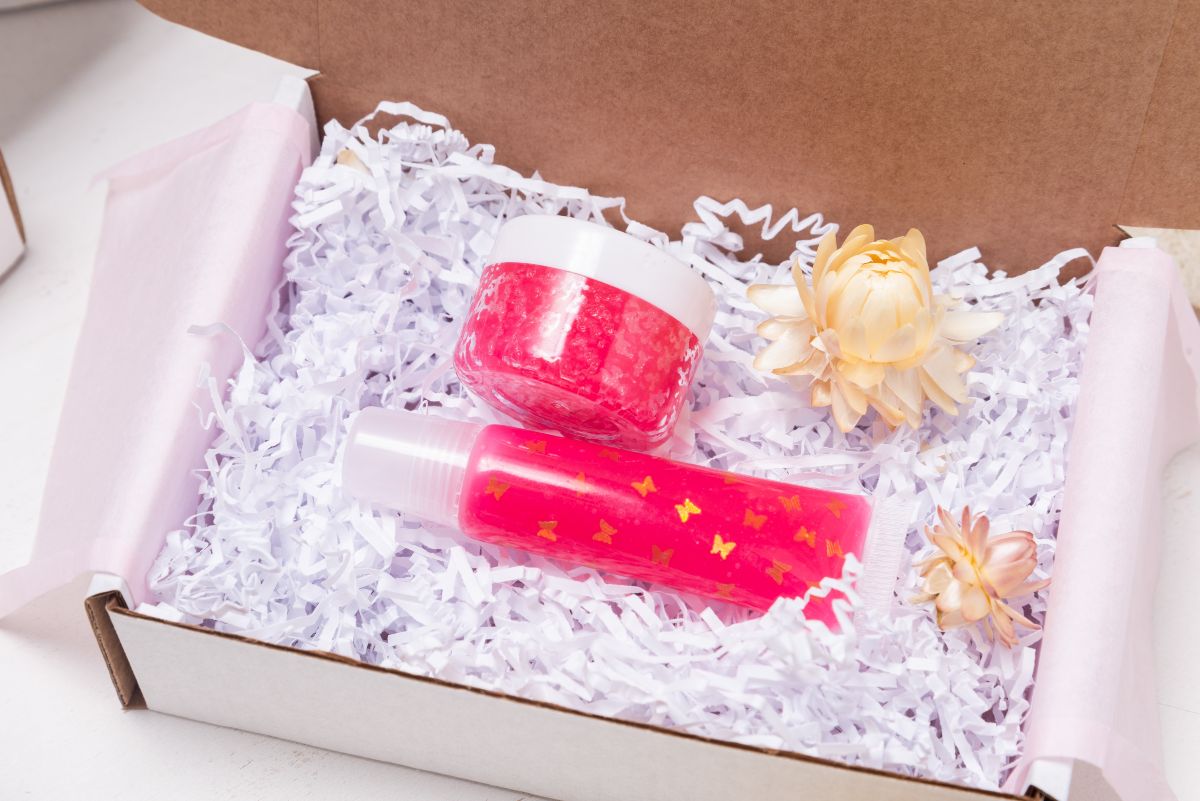 Ultimate Guide on How to Start a Lip Gloss